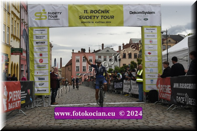 Náhled obrázku: 2024-1402-Sudety-tour-Broumov.JPG