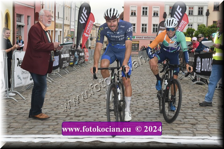 Náhled obrázku: 2024-1421-Sudety-tour-Broumov.JPG