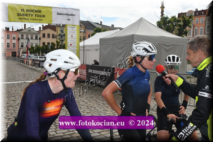 Náhled obrázku: 2024-1497-Sudety-tour-Broumov.JPG