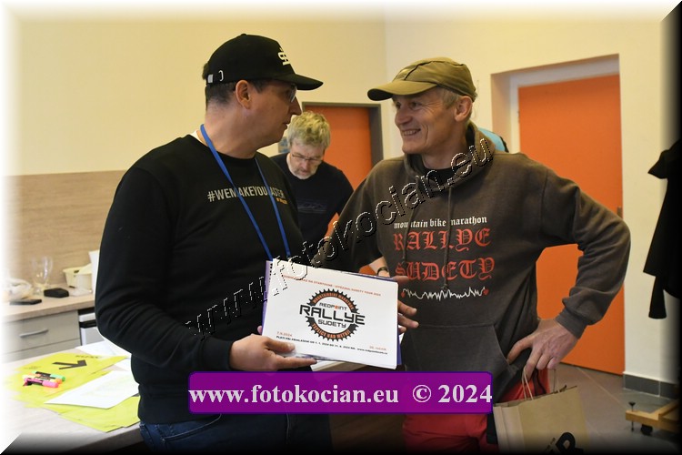 Náhled obrázku: 2024-1540-Sudety-tour-Broumov.JPG