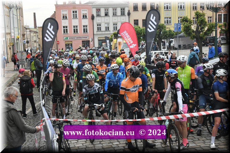 Náhled obrázku: 2024-1219-Sudety-tour-Broumov.JPG