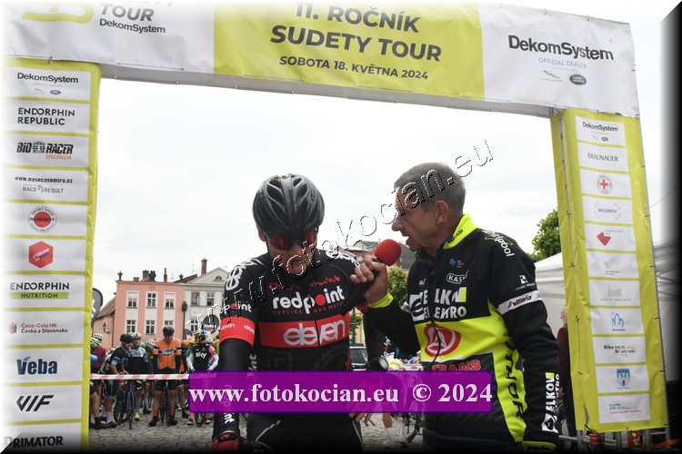 Náhled obrázku: 2024-1236-Sudety-tour-Broumov.JPG