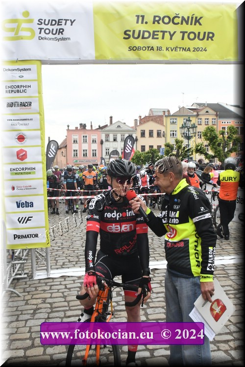 Náhled obrázku: 2024-1242-Sudety-tour-Broumov.JPG