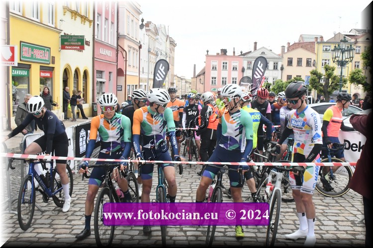 Náhled obrázku: 2024-1243-Sudety-tour-Broumov.JPG