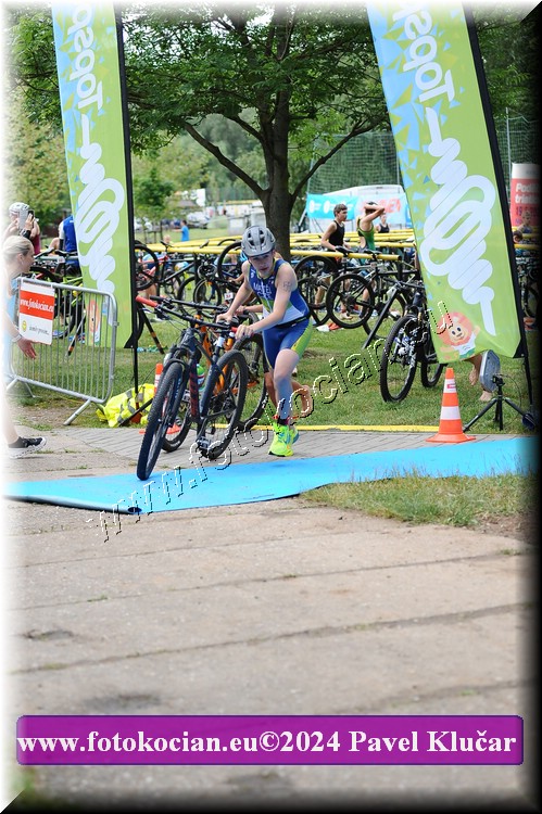 Náhled obrázku: 2024-3204-Podebradsky-triatlon-.JPG