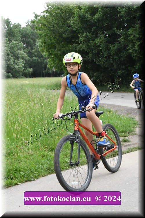 Náhled obrázku: 2024-1165-Podebradsky-triatlon-.JPG