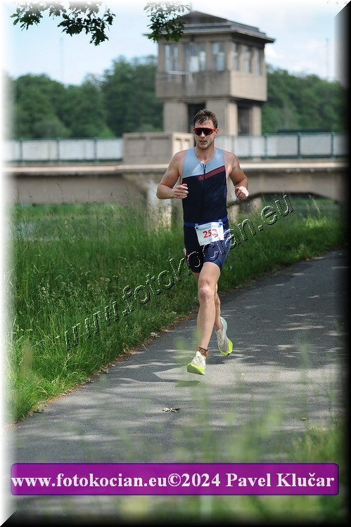 Náhled obrázku: 2024-4322-Podebradsky-triatlon-.JPG