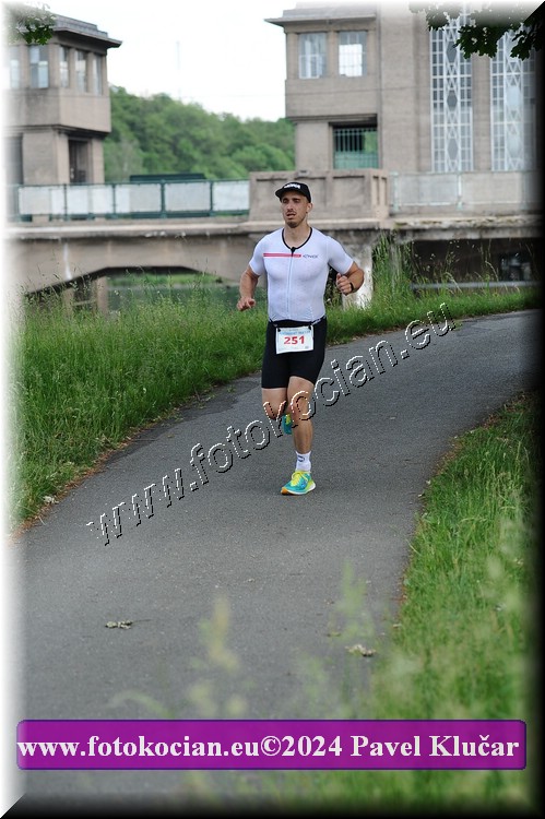 Náhled obrázku: 2024-4414-Podebradsky-triatlon-.JPG