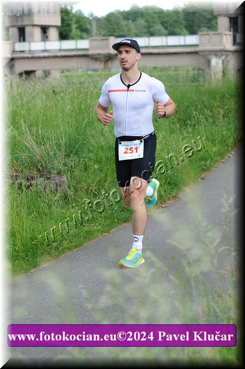 Náhled obrázku: 2024-4415-Podebradsky-triatlon-.JPG