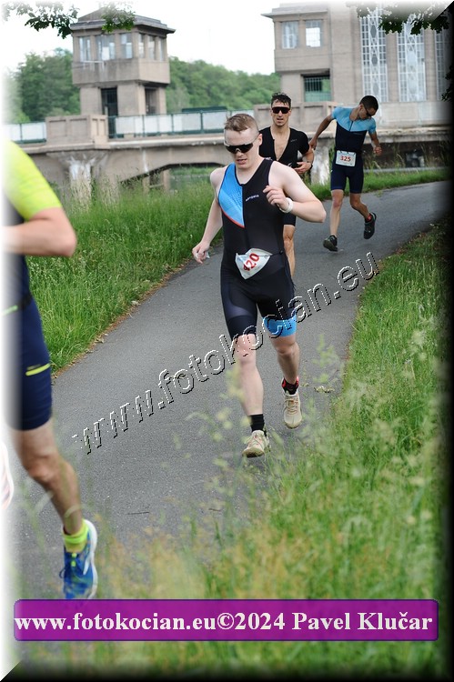 Náhled obrázku: 2024-4423-Podebradsky-triatlon-.JPG