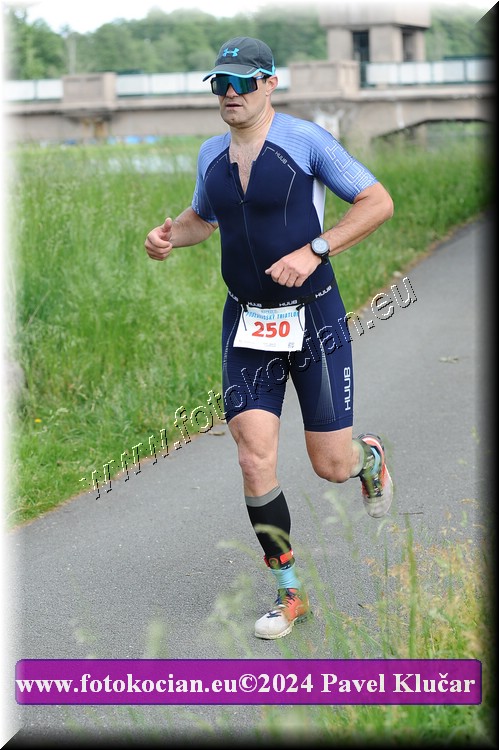 Náhled obrázku: 2024-4437-Podebradsky-triatlon-.JPG
