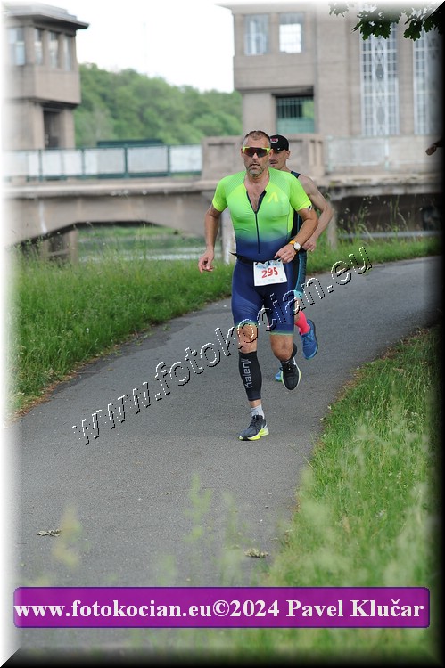 Náhled obrázku: 2024-4459-Podebradsky-triatlon-.JPG