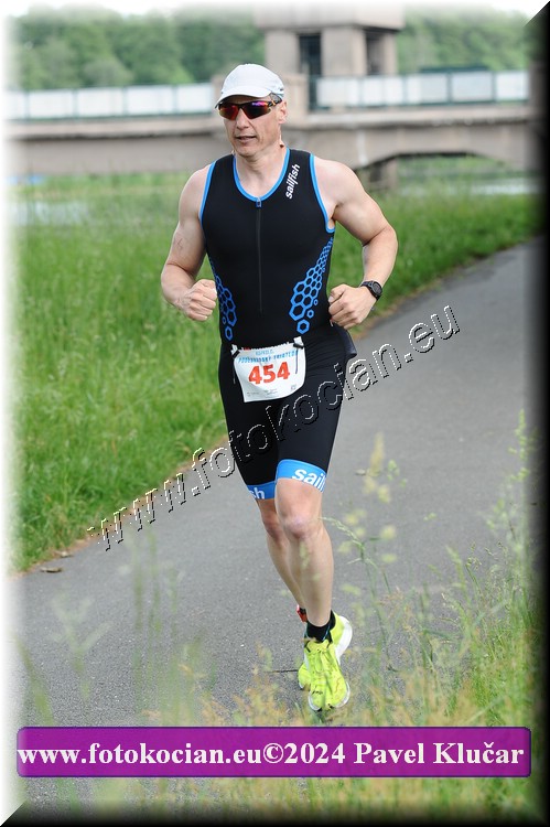 Náhled obrázku: 2024-4462-Podebradsky-triatlon-.JPG