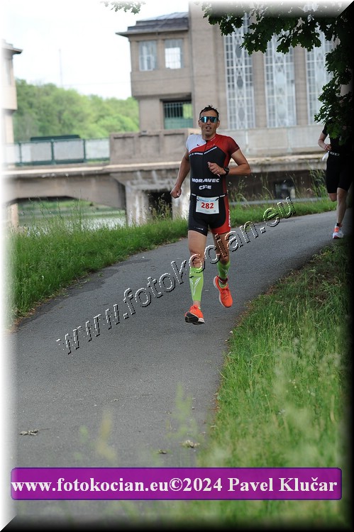 Náhled obrázku: 2024-4511-Podebradsky-triatlon-.JPG