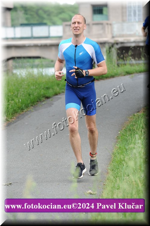 Náhled obrázku: 2024-4622-Podebradsky-triatlon-.JPG