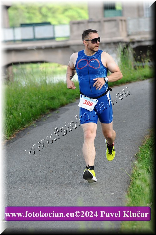 Náhled obrázku: 2024-4845-Podebradsky-triatlon-.JPG