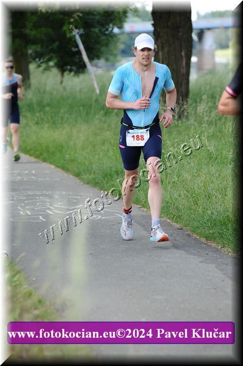 Náhled obrázku: 2024-4983-Podebradsky-triatlon-.JPG