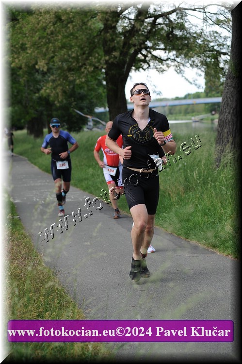 Náhled obrázku: 2024-5023-Podebradsky-triatlon-.JPG