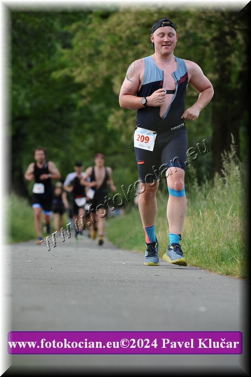 Náhled obrázku: 2024-5169-Podebradsky-triatlon-.JPG