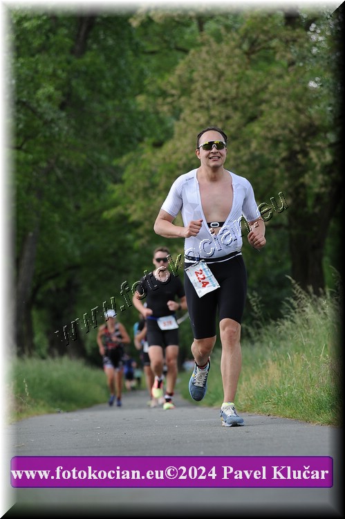 Náhled obrázku: 2024-5341-Podebradsky-triatlon-.JPG