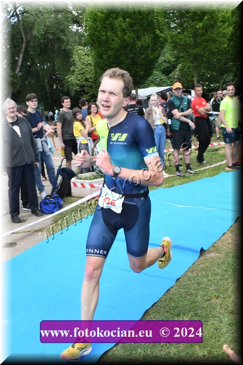 Náhled obrázku: 2024-1981-Podebradsky-triatlon-.JPG