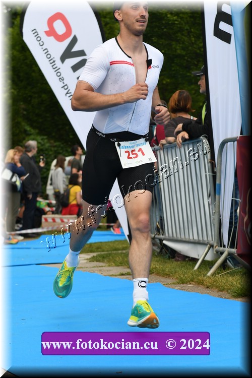Náhled obrázku: 2024-2109-Podebradsky-triatlon-.JPG