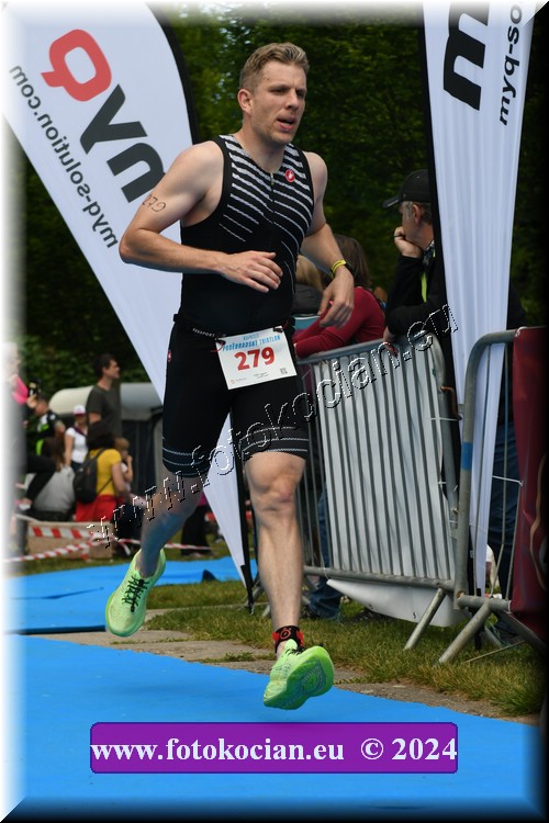 Náhled obrázku: 2024-2144-Podebradsky-triatlon-.JPG
