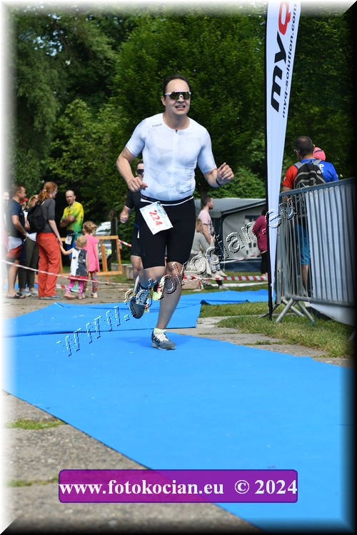 Náhled obrázku: 2024-2373-Podebradsky-triatlon-.JPG