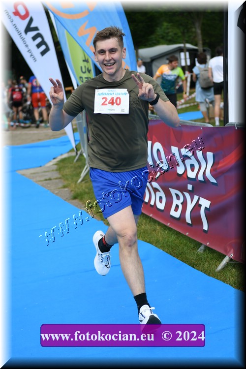 Náhled obrázku: 2024-2451-Podebradsky-triatlon-.JPG