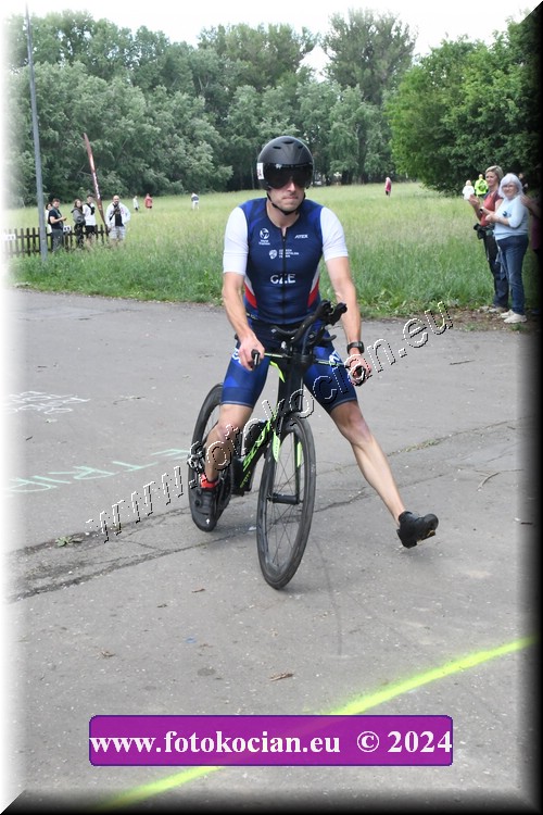 Náhled obrázku: 2024-1850-Podebradsky-triatlon-.JPG