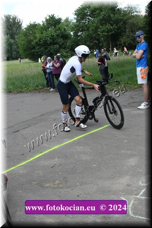 Náhled obrázku: 2024-1859-Podebradsky-triatlon-.JPG