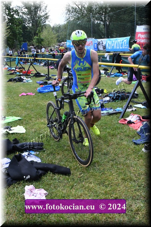 Náhled obrázku: 2024-1876-Podebradsky-triatlon-.JPG