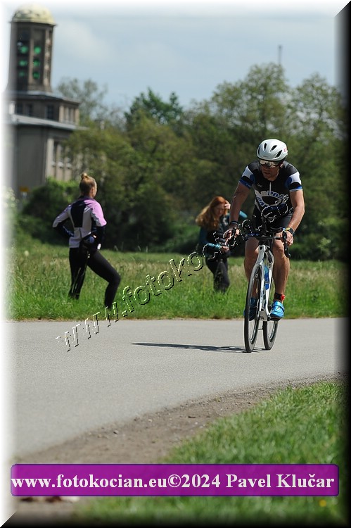 Náhled obrázku: 2024-3887-Podebradsky-triatlon-.JPG