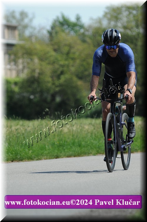 Náhled obrázku: 2024-3933-Podebradsky-triatlon-.JPG