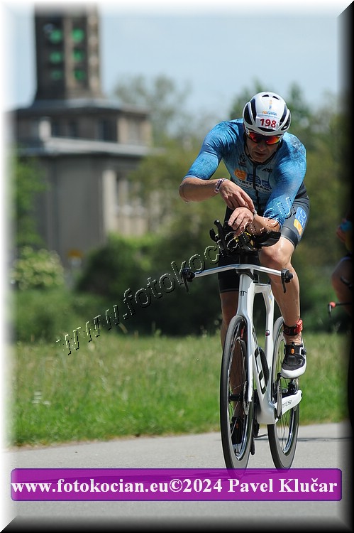 Náhled obrázku: 2024-3942-Podebradsky-triatlon-.JPG