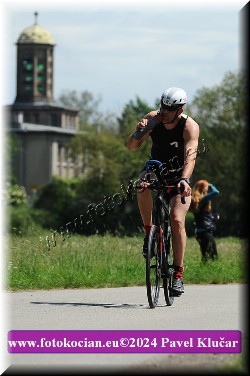 Náhled obrázku: 2024-4029-Podebradsky-triatlon-.JPG