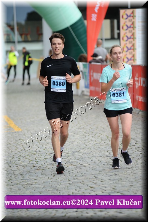 Náhled obrázku: 2024-6808-Zlin-380,381.JPG