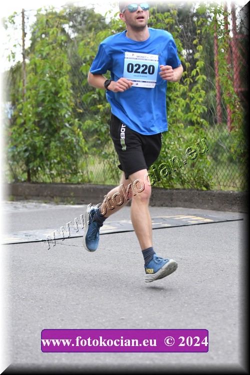 Náhled obrázku: 2024-1462-Zlin-220.JPG