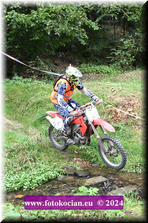 Náhled obrázku: 2024-1000-LazneBelohrad-motorka.JPG