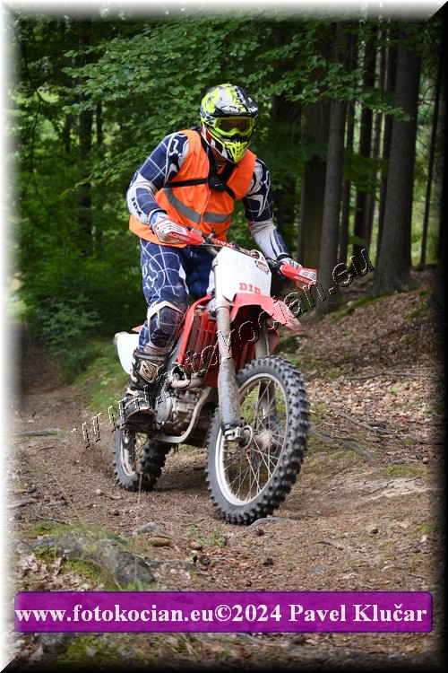 Náhled obrázku: 2024-1476-LazneBelohrad-motorka.JPG