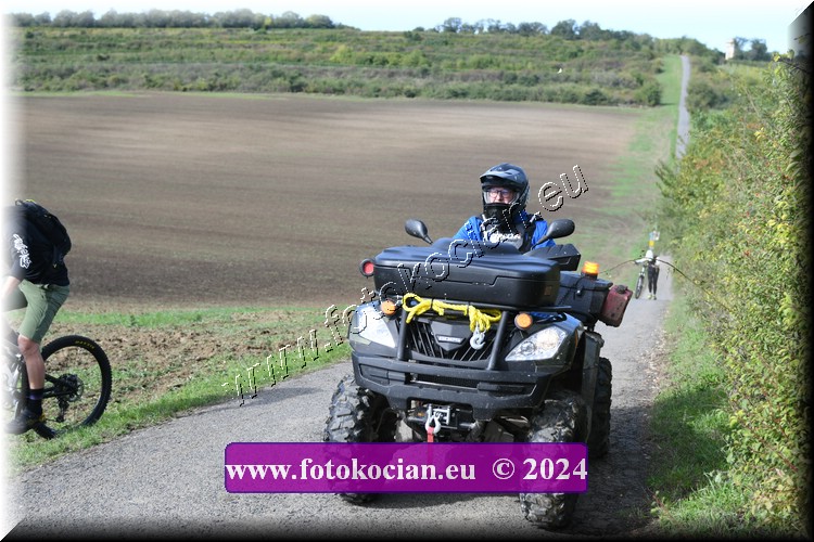 Náhled obrázku: 2024-1084-Valtice-ctyrkolka.JPG