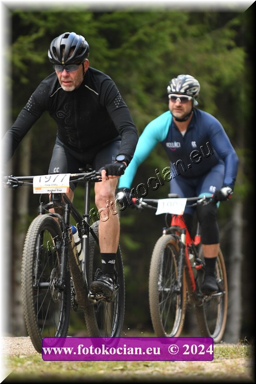 Náhled obrázku: 2024-3276-Bedrichov-1977.JPG