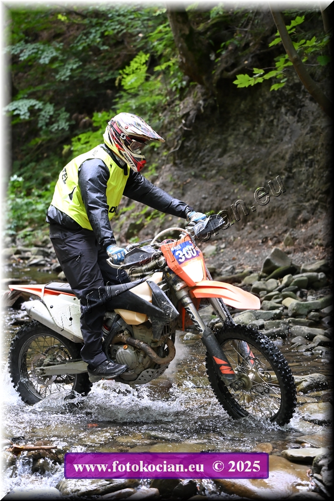 Náhled obrázku: 2025-1684-Celadna-motorka,300.JPG