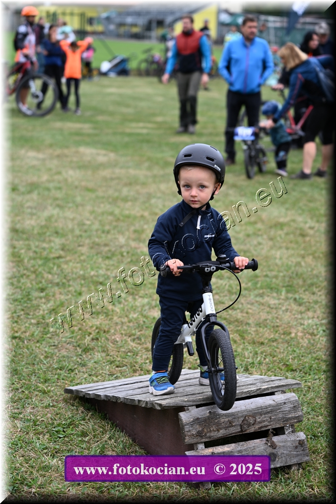 Náhled obrázku: 2025-5036-Celadna-.JPG