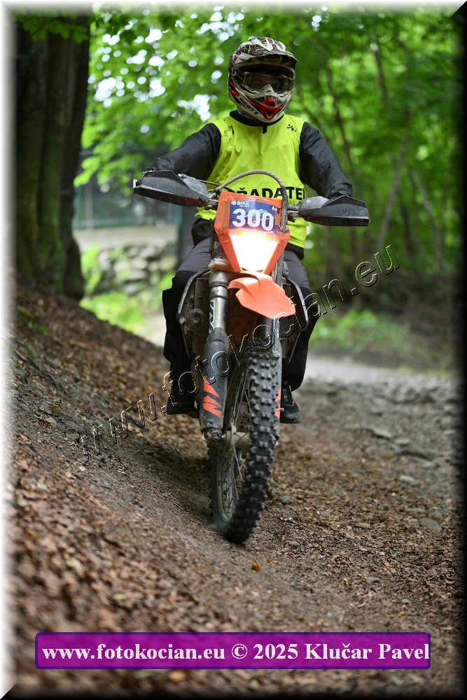 Náhled obrázku: 2025-4000-Celadna-motorka.JPG