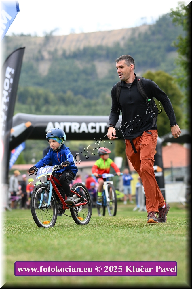 Náhled obrázku: 2025-3074-Celadna-.JPG