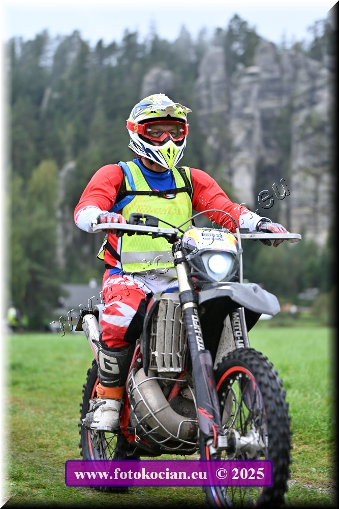 Náhled obrázku: 2025-1523-Sudety-motorka.JPG